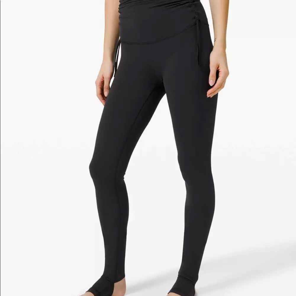 Lululemon hug your core super high rise tight 28”